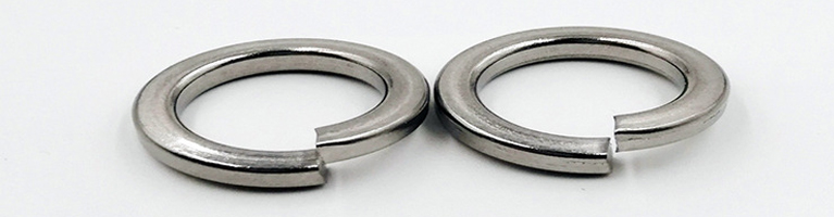 到底應該用平墊圈還是彈簧墊圈啊，小伙整蒙了。